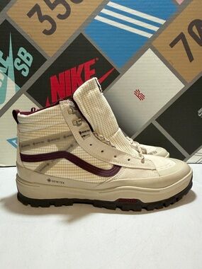Vans MTE Sk8-Hi GORE-TEX Insulated in a Egret White